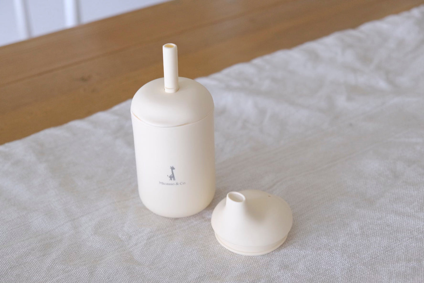 Gobelet en silicone à paille et à bec
