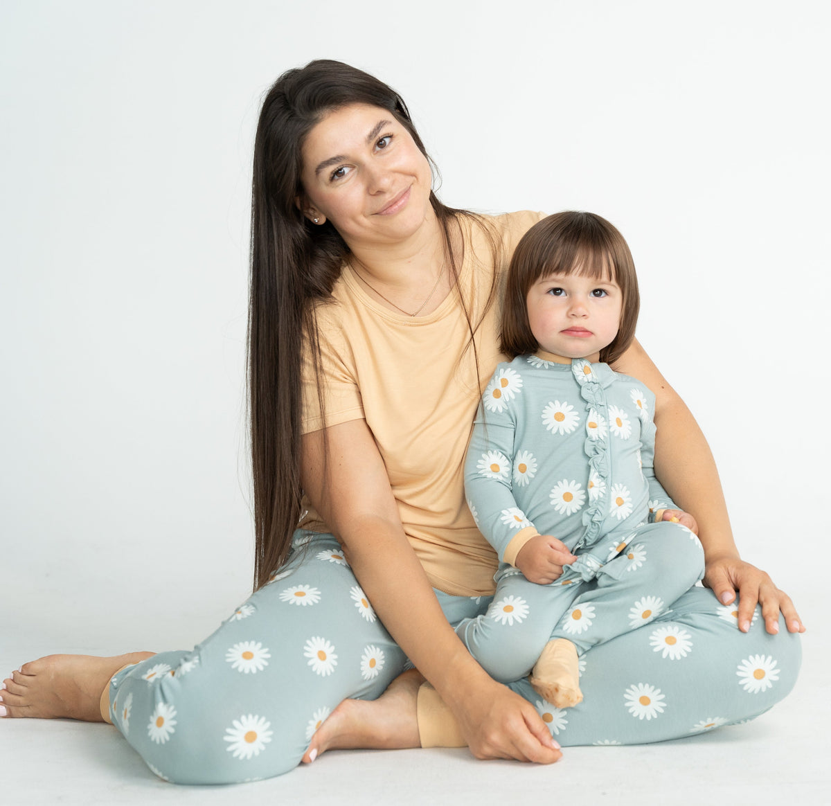 Bamboo Ruffle Footies with Two Way Zipper (Daisy Print)