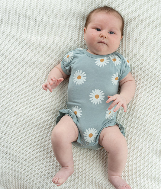 Bamboo Short Sleeve Ruffle Onesie (Daisy Print)
