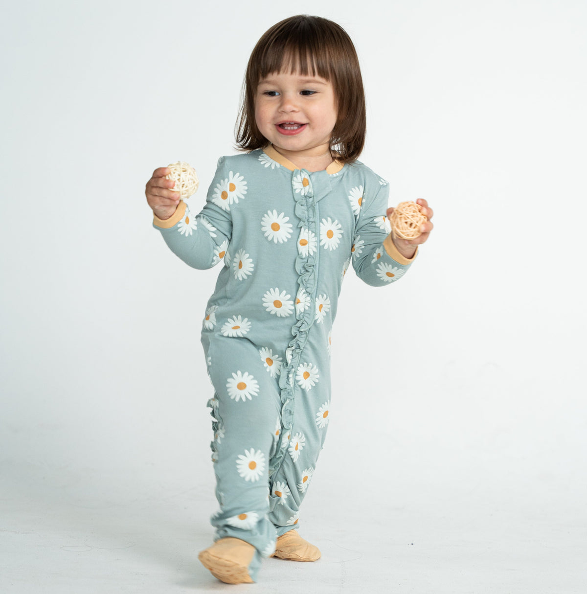Bamboo Ruffle Footies with Two Way Zipper (Daisy Print)