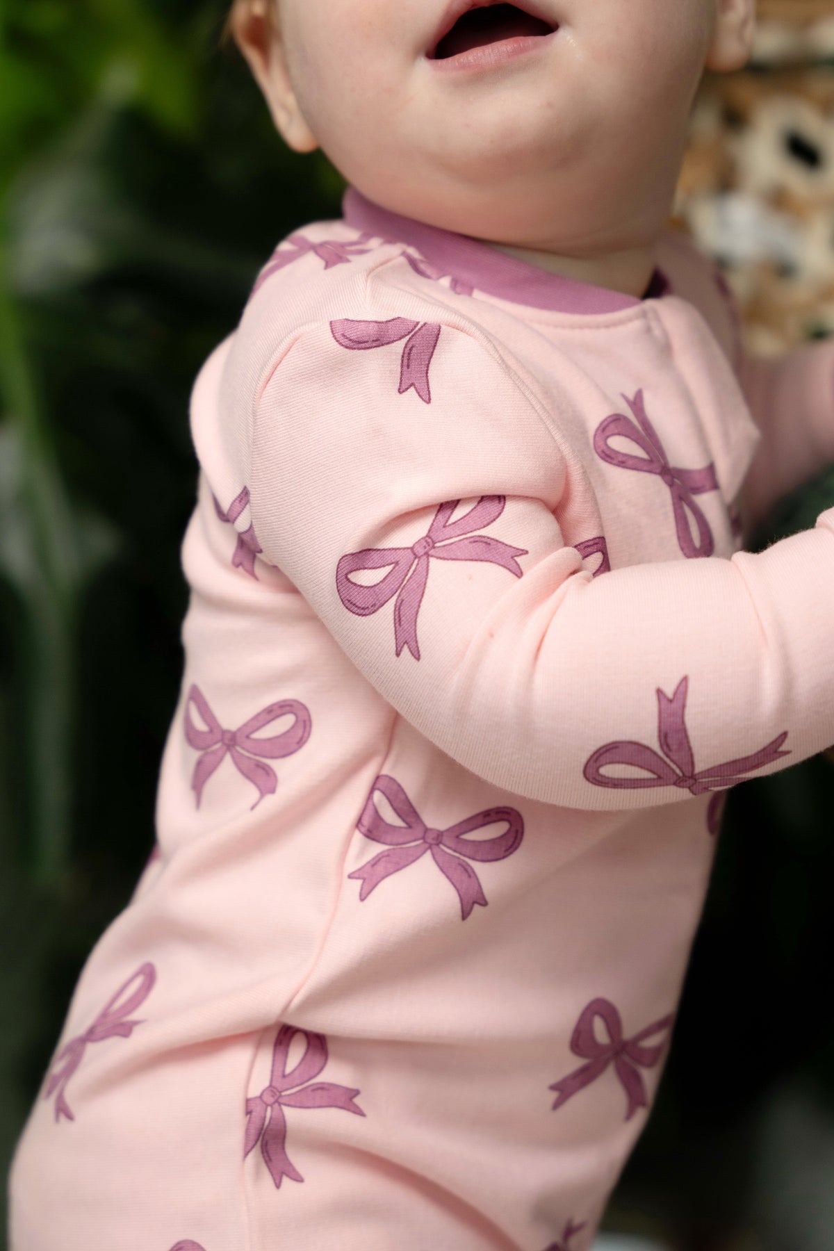 Bamboo Fleece  Footie w/2 Way zipper (Whimsical Bow Print)