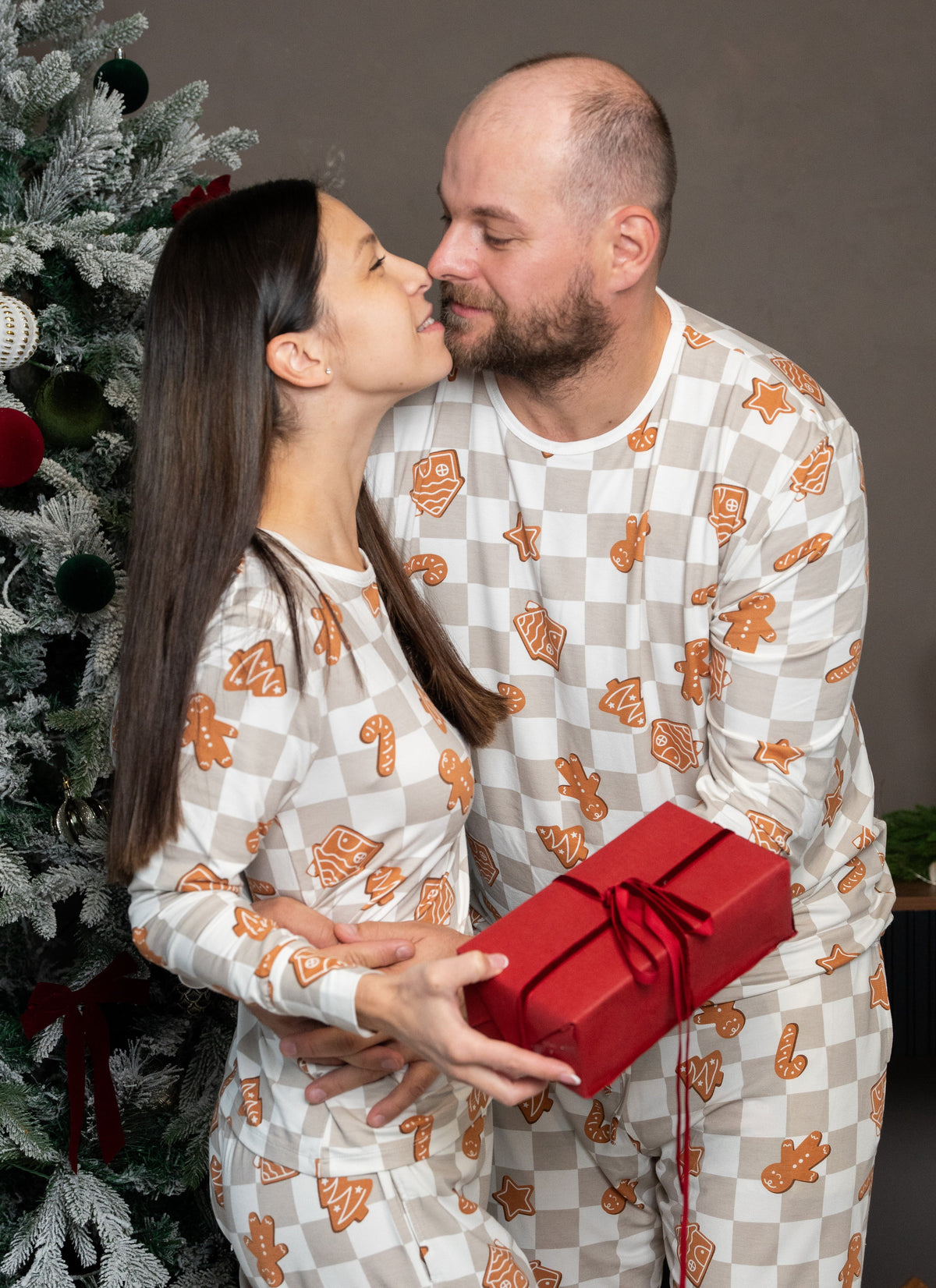 Men's Bamboo Long Sleeve Pajama Set (Gingerbread Party Print)