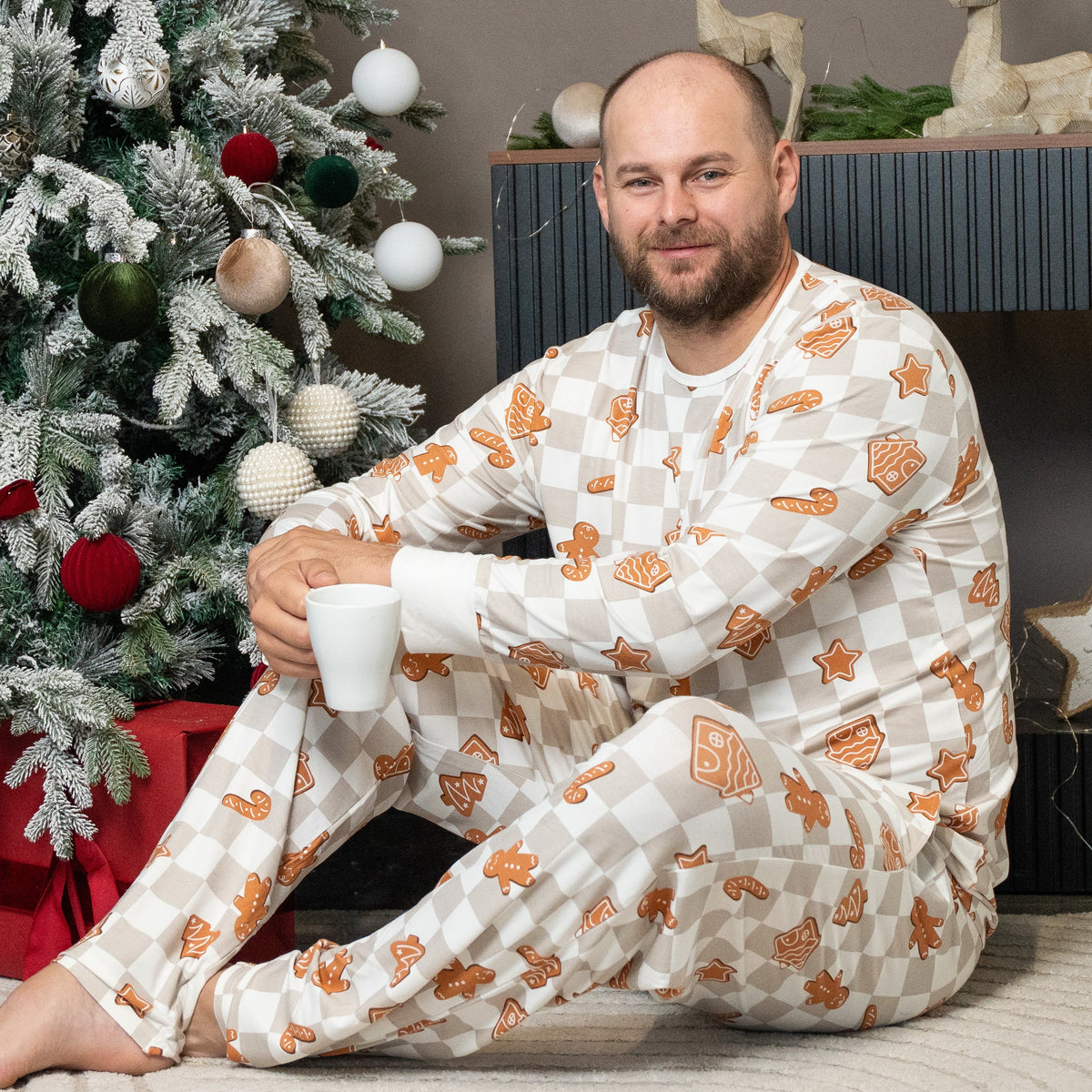 Men's Bamboo Long Sleeve Pajama Set (Gingerbread Party Print)