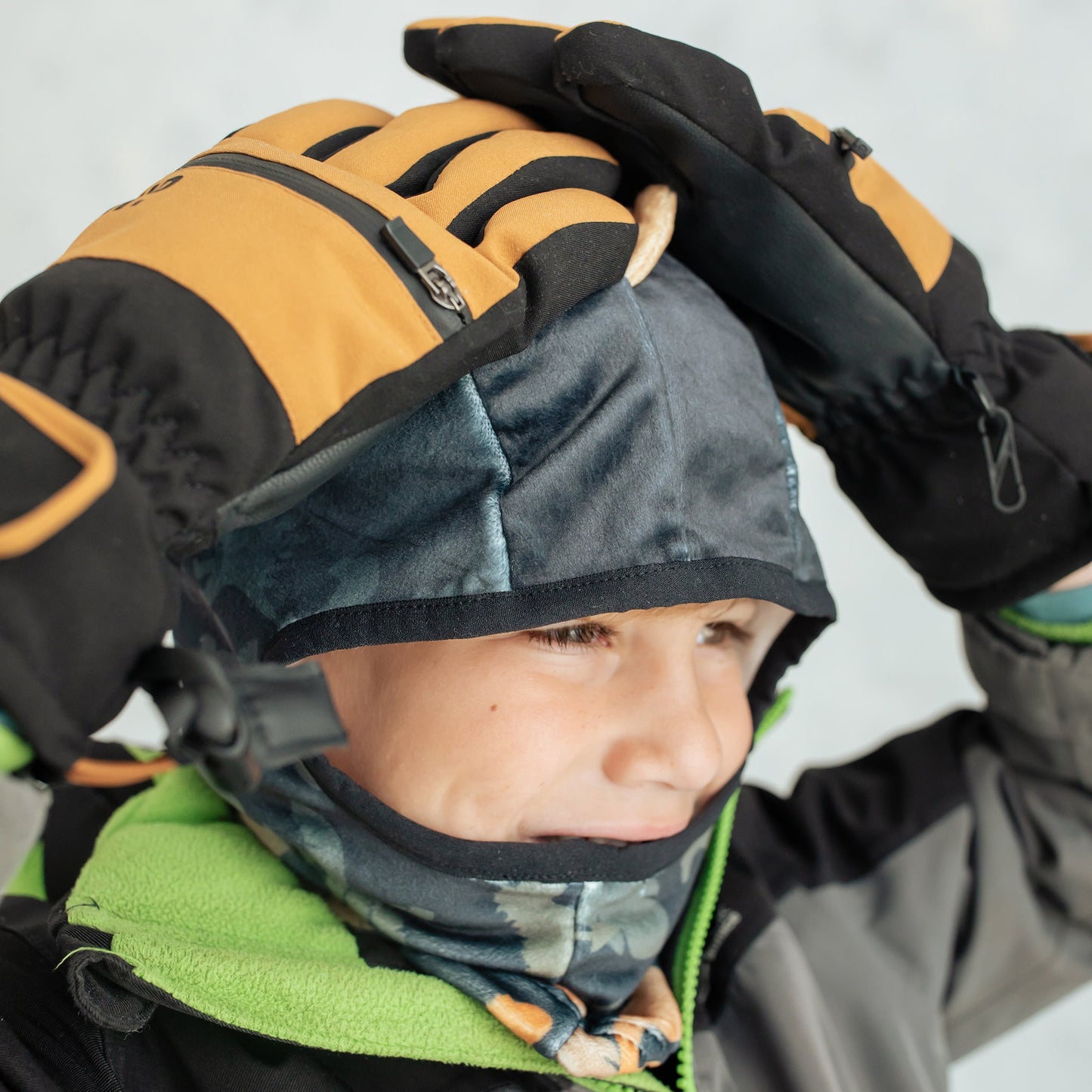 Camel Black Ski Glove