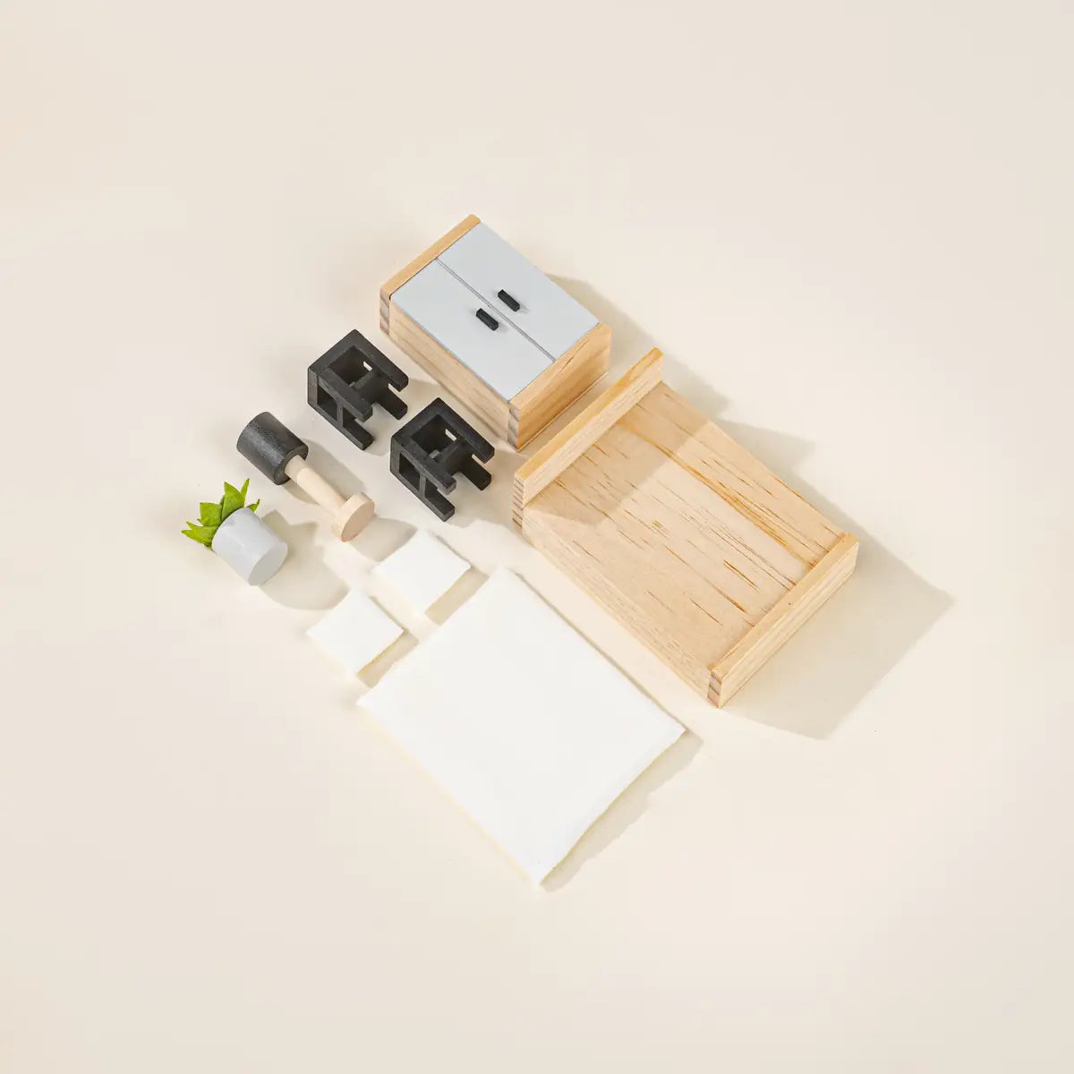 Mobilier et accessoires de chambre à coucher de maître de maison de poupée en bois (9) | Coco Village