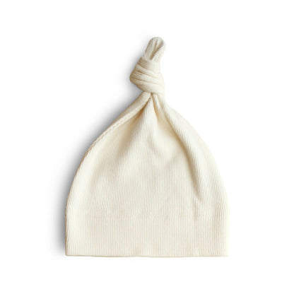 Tuque côtelée en coton biologique pour bébé – 0-3 mois