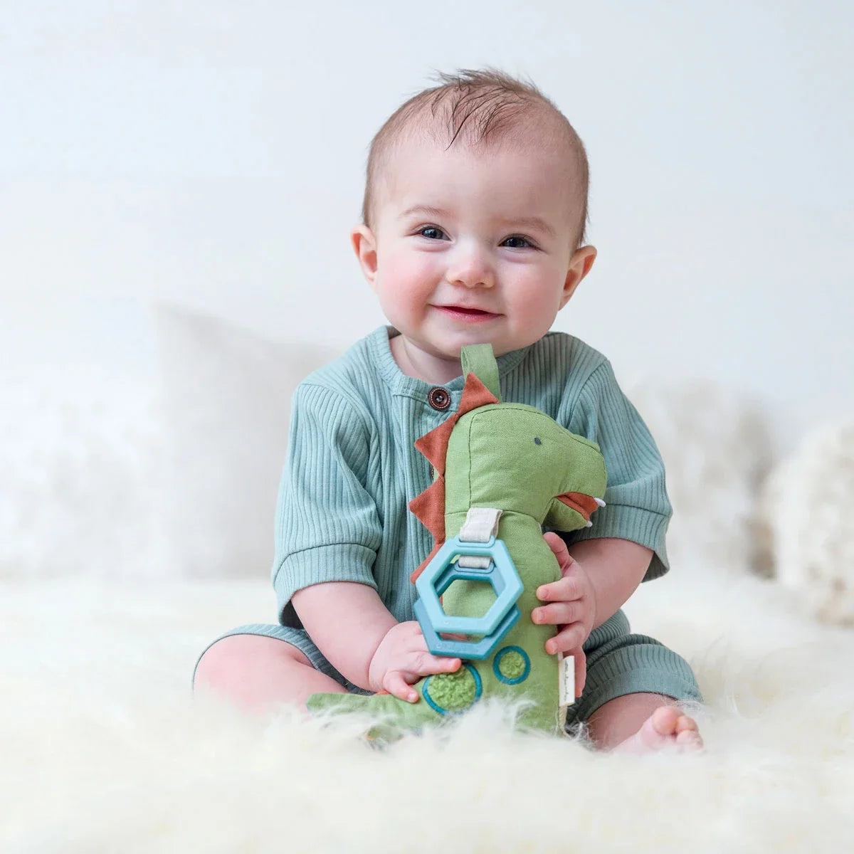 Bitzy Bespoke Link & Love Teething Activity Plush Toy