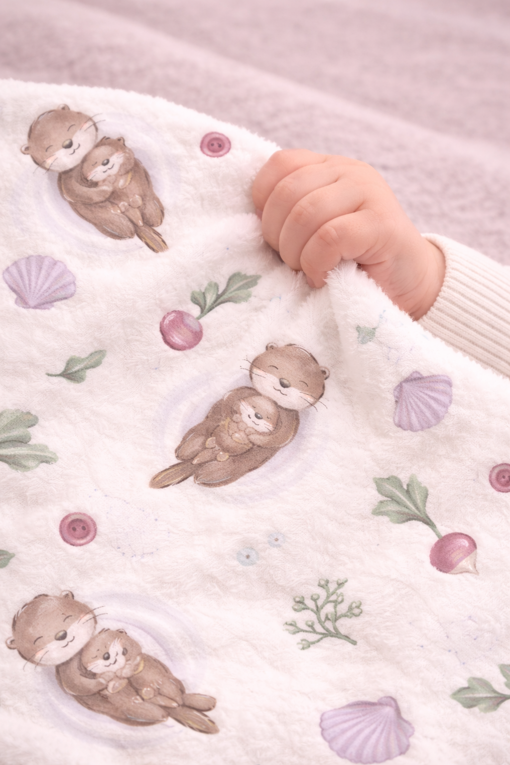 Doudou  polar ultra douce motifs loutres
