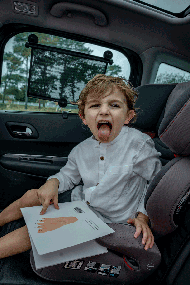 pare-soleil-extensible-ezimoov-x2-enfant-grimace