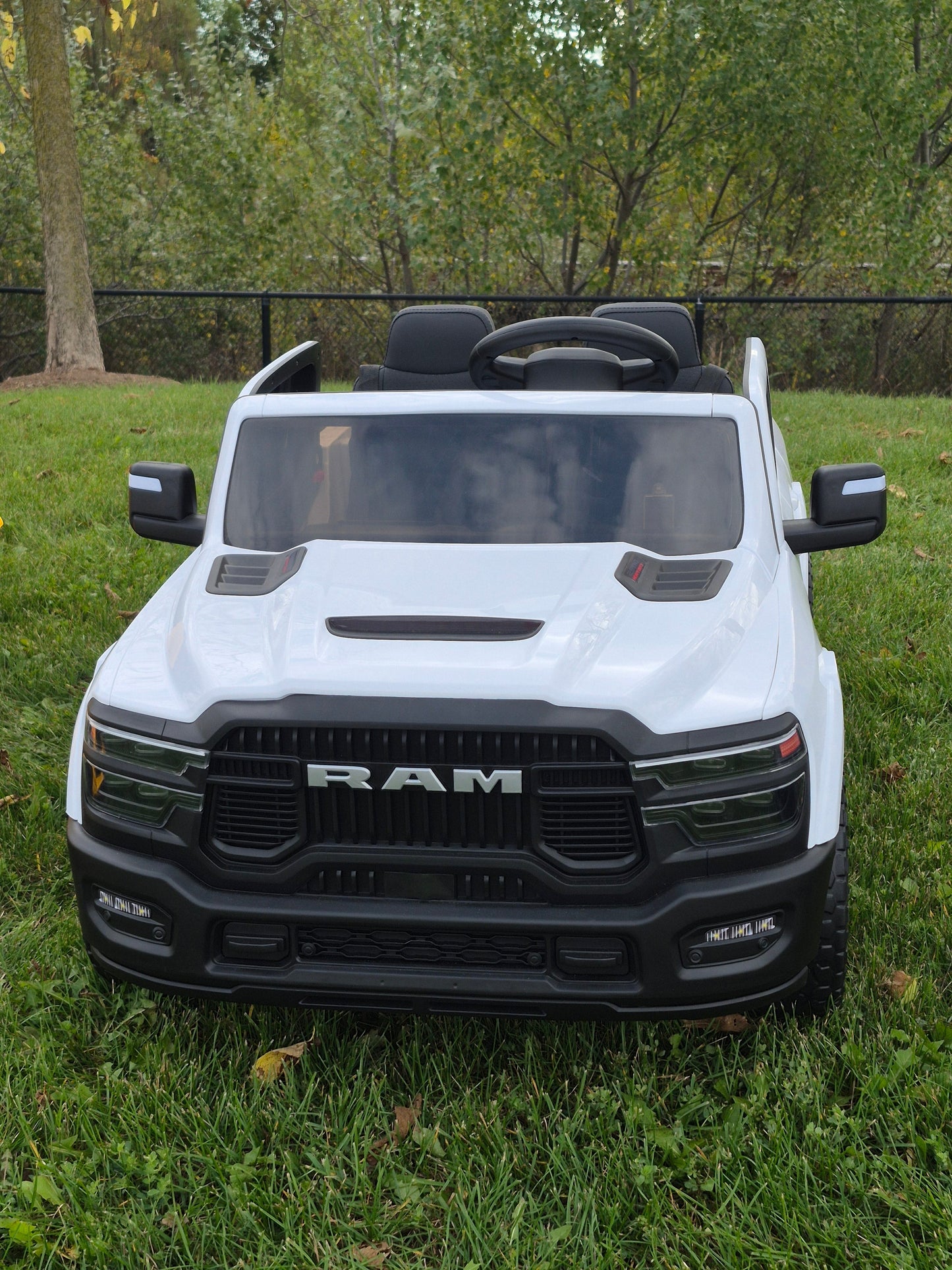 Voiture électrique 2 places pour enfants Dodge Ram 24 V 2026 avec télécommande