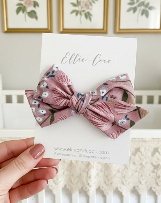 Boucle surdimensionnée Antique Rose Floral