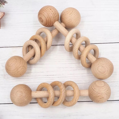 Hochet en bois pour bébé